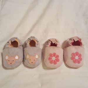 Set of crib shoes sz 0-3 months